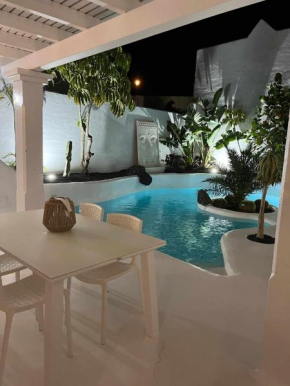 Villa Guajara Lujo Piscina Climatizada Jacuzzi AC Bahiazul